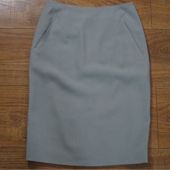 Giorgio Armani Grayish Tan Knee Length Skirt Virgin Wool Made in ItalySize 6 - Picture 8 of 8